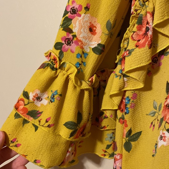 🌼Ivy Jane Floral Ruffle Yellow Blouse - Picture 3 of 4